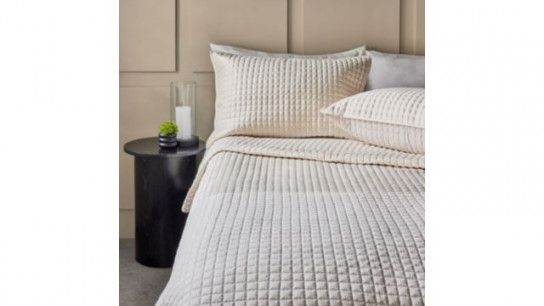 K by Kelly Hoppen Quilted Bedspread and Set of 2 Decorative Pillowcases